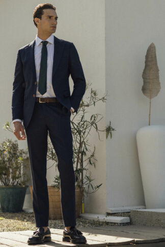 Melanž teget lagano odelo (627K)